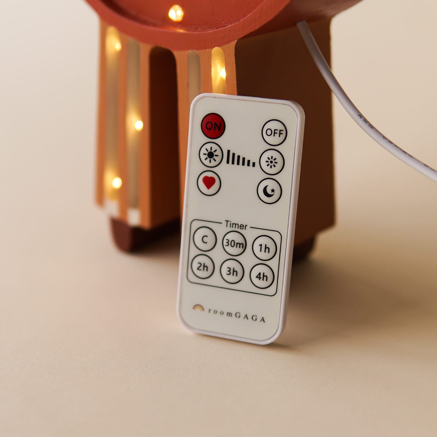 Medinė lempa Obuolys – vaizdas 3