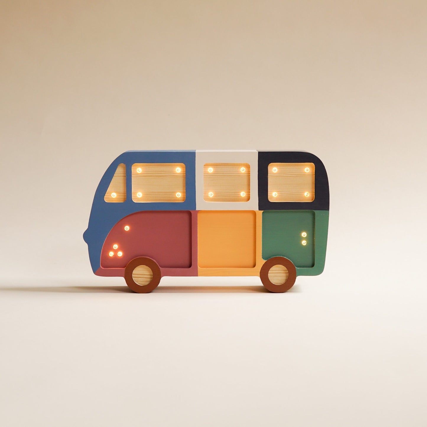 Medinė lempa Van – pagrindinis vaizdas