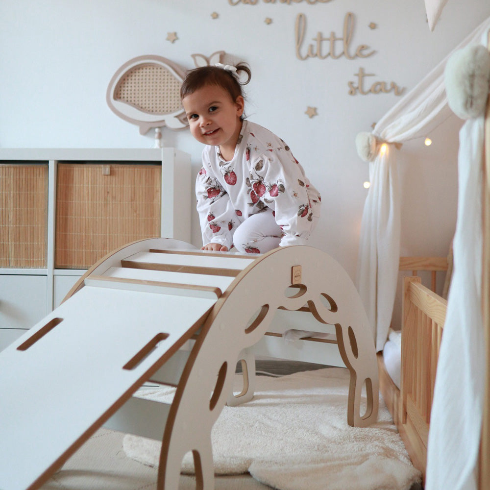 PLUSH NEST 4in1 Supynės-Lopšys su Laipiojimo Siena/Čiuožykla ir Pagalve, Alyvinė Veliūro – vaizdas 9