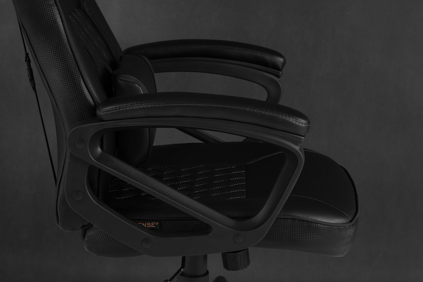 Sense7 Knight žaidimų kėdė paaugliams – nuotrauka 43