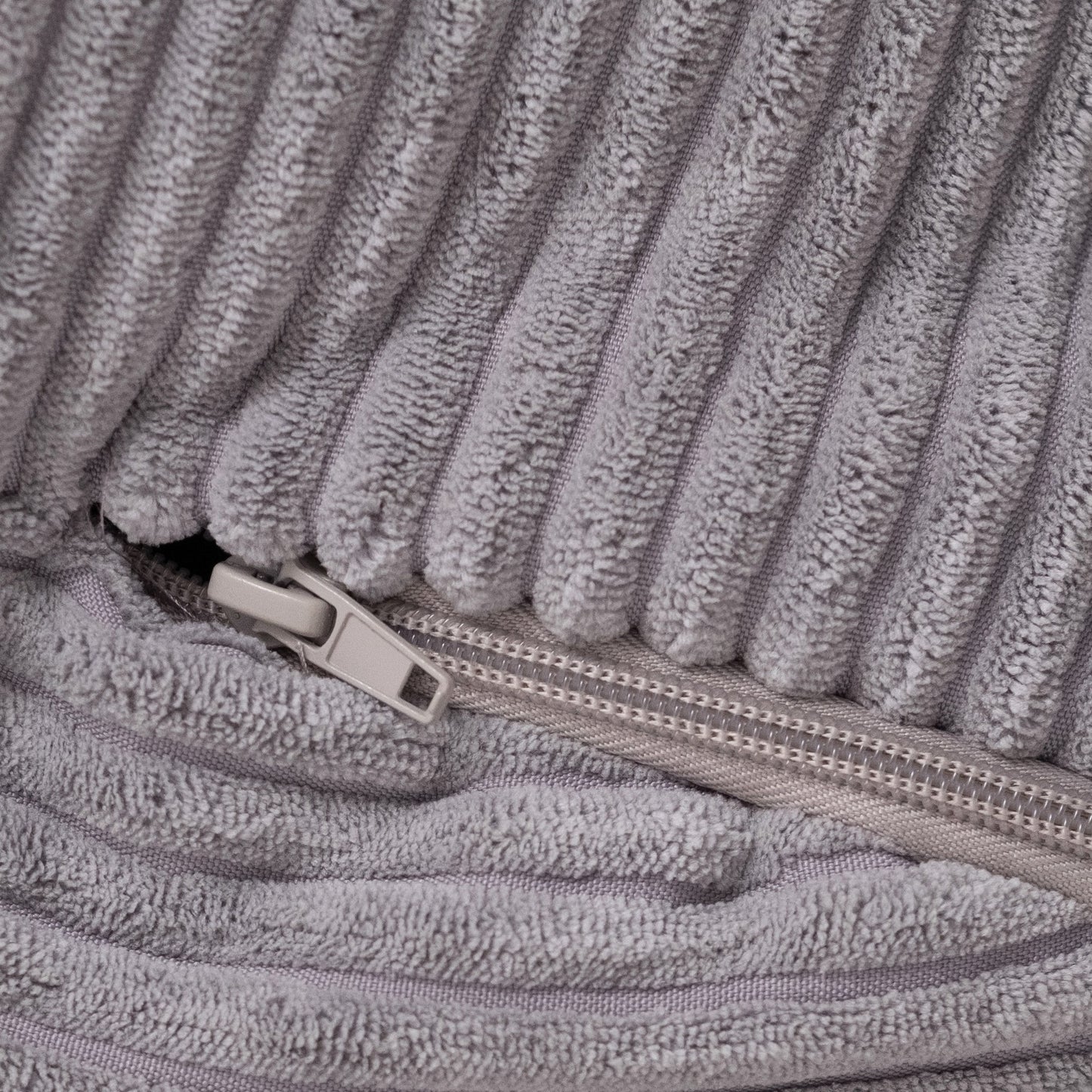 Pliušinis fotelis vaikams „Huggy Bear“, pilkas – vaizdas 6