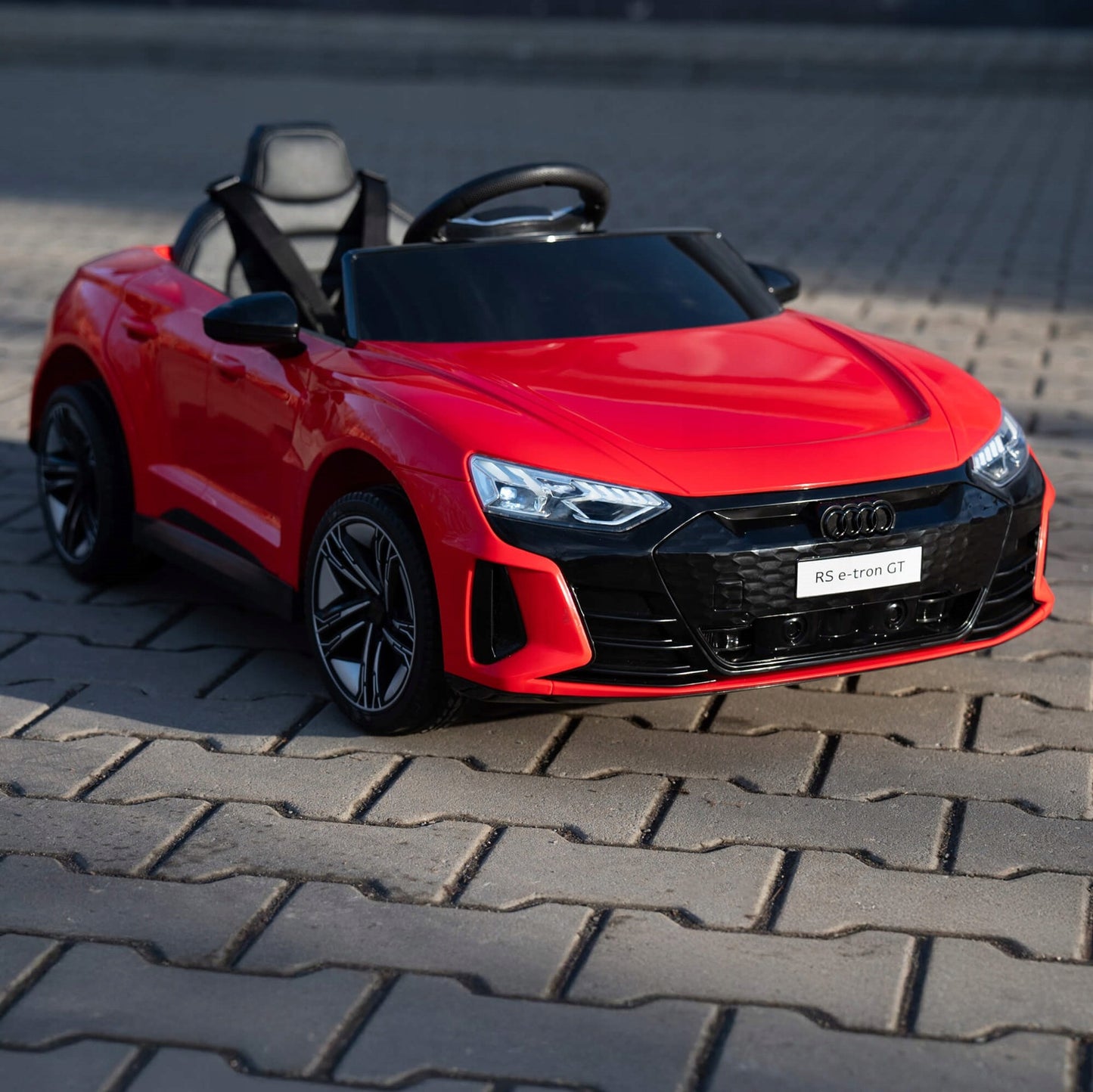 Audi RS e-tron GT Akumuliatorinis Automobilis: Oda, Nuotolinis Valdymas, Minkšti EVA Ratai