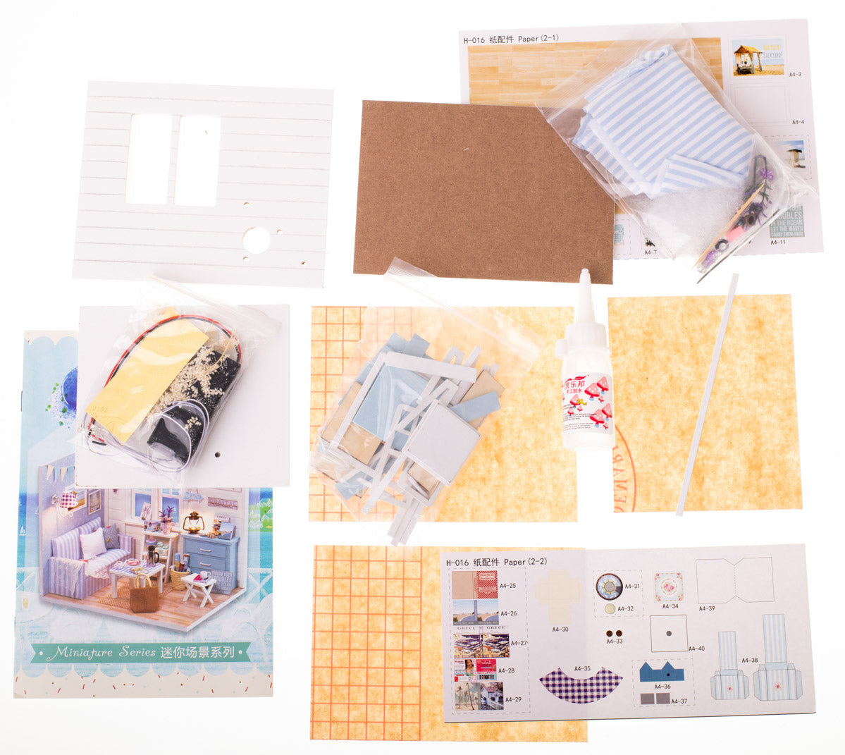 Medinių lėlių namų gyvenamojo kambario modelis su LED apšvietimu – vaizdas 3