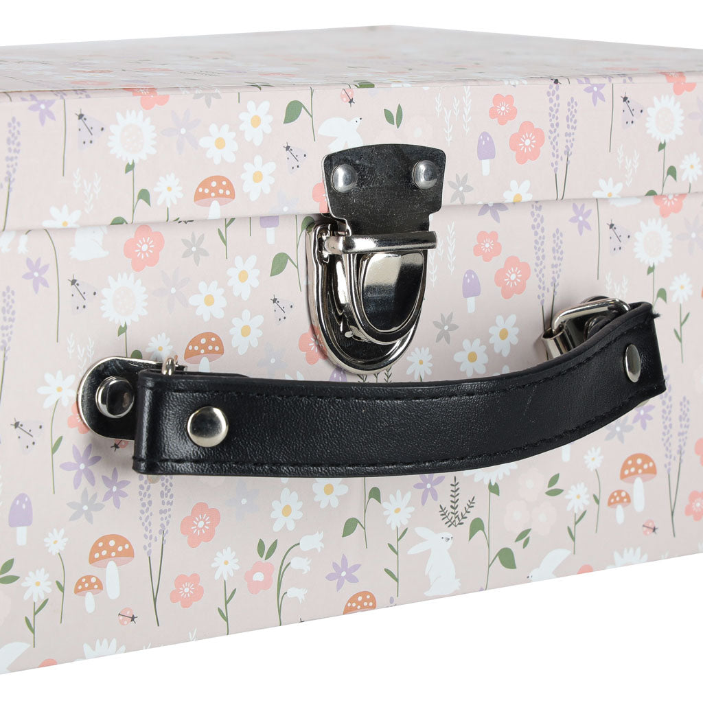 Lėlių namelis lagamine su mediniais baldais