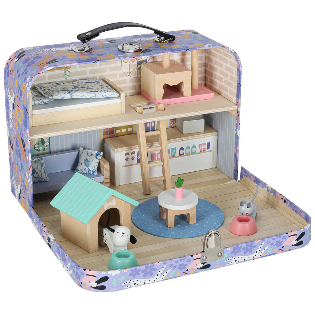 Namukas lagamine - viešbutis SPA gyvūnams su mediniais baldeliais ir figūrėlėmis