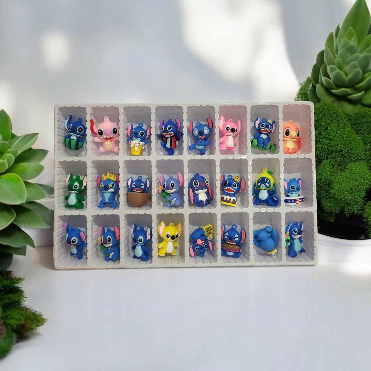 Lilo ir Stitch advento kalendorius su 24 siurprizų figūrėlėmis – vaizdas 2