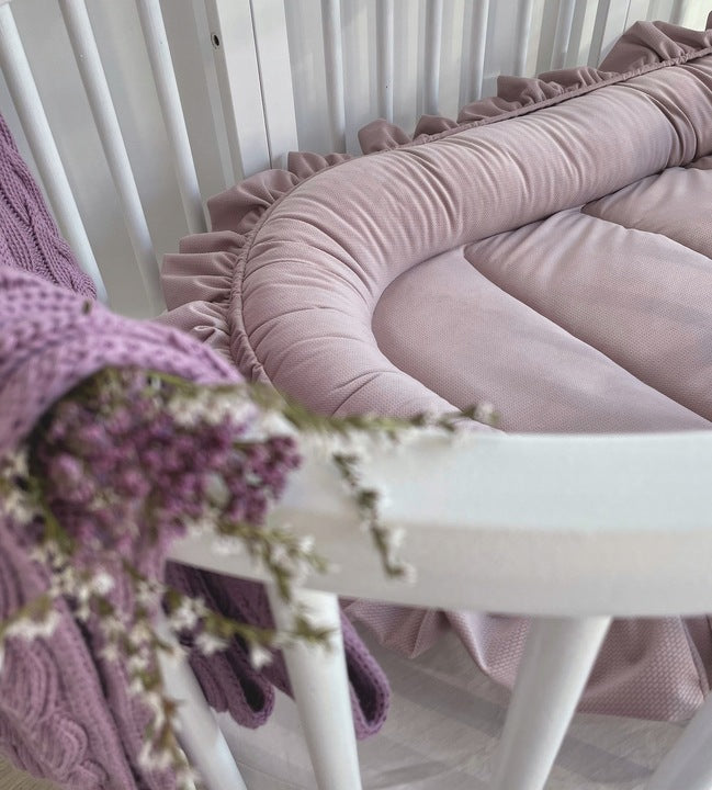 Premium Kūdikių lizdelis iš švelnaus aksominio audinio su dekoratyvine raukšle