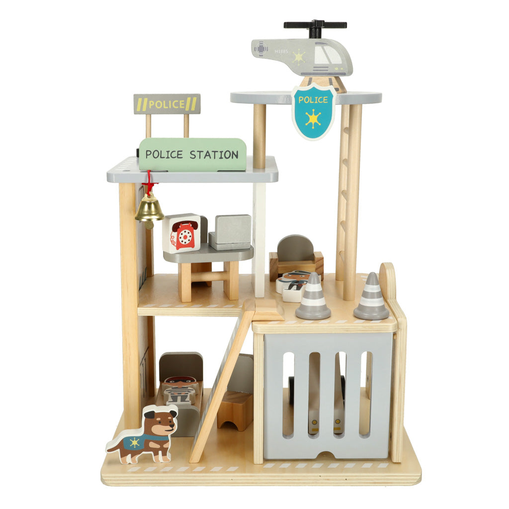 Medinė policijos nuovada + policijos sraigtasparnis – vaizdas 3