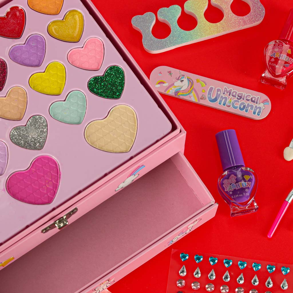 Vienaragio kosmetikos rinkinys mergaitėms: makiažas, nagų lakai, šešėliai lagaminėlyje su stalčiukais