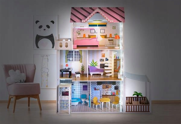 Didelis medinis namelis su liftu ir terasa, 120 cm + LED apšvietimas