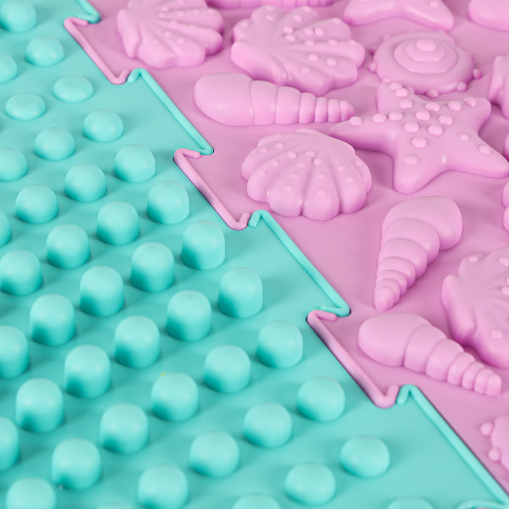 Sensorinis kilimėlis Montessori pėdų masažui – 8 dalių pastelinių spalvų