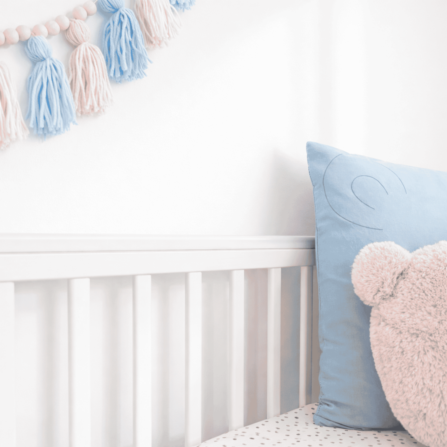 Daugiafunkcė kūdikio lovytė 4in1 SMART su komoda ir pervystykla
