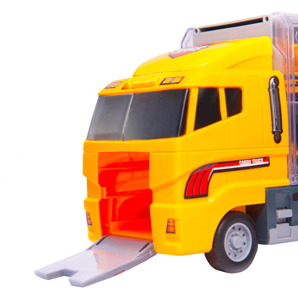 TIR sunkvežimis transporteris su paleidimo funkcija ir metaliniais statybiniais automobiliais
