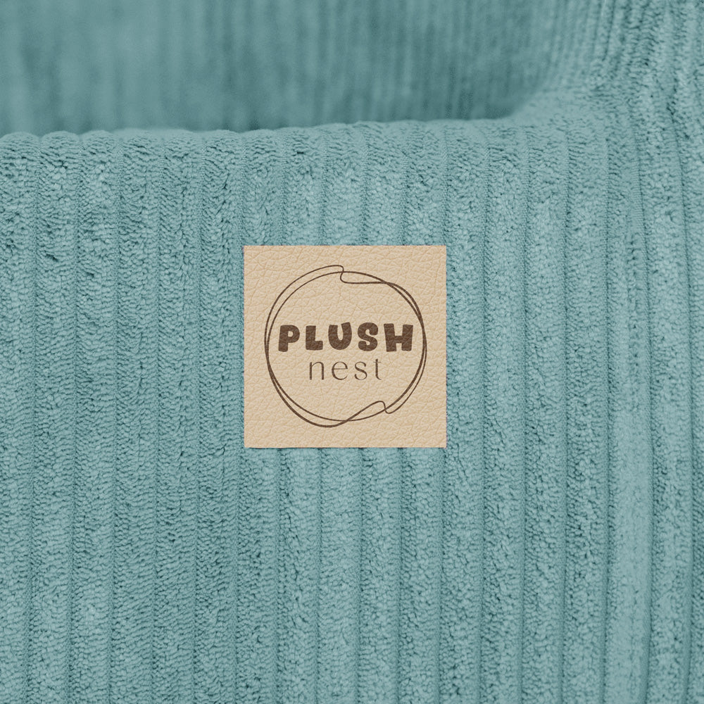 Minkštas vaikiškas fotelis PLUSH NEST, Mėlynas kordas, su vaiku – vaizdas 4