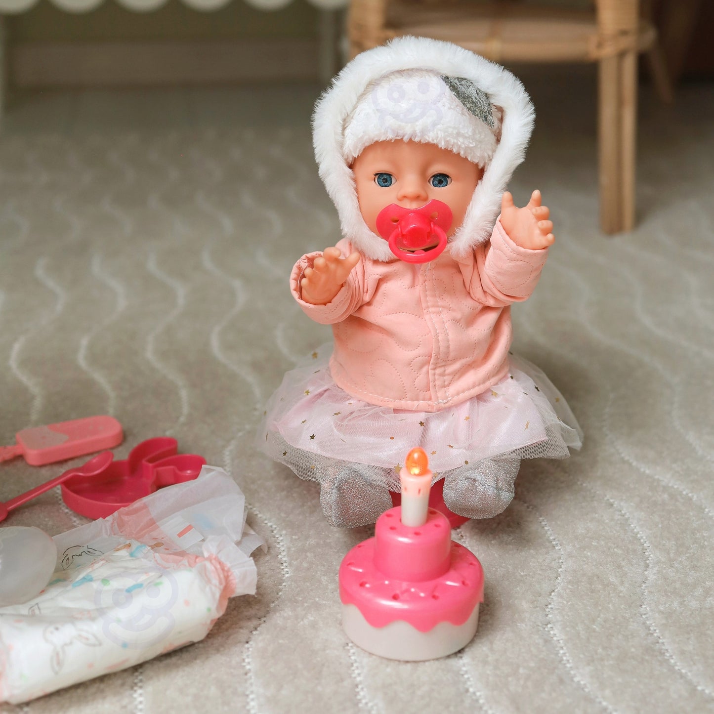 WOOPIE ROYAL Interaktyvi lėlė Mažoji Sofija Gimtadienis 35 cm su priedais