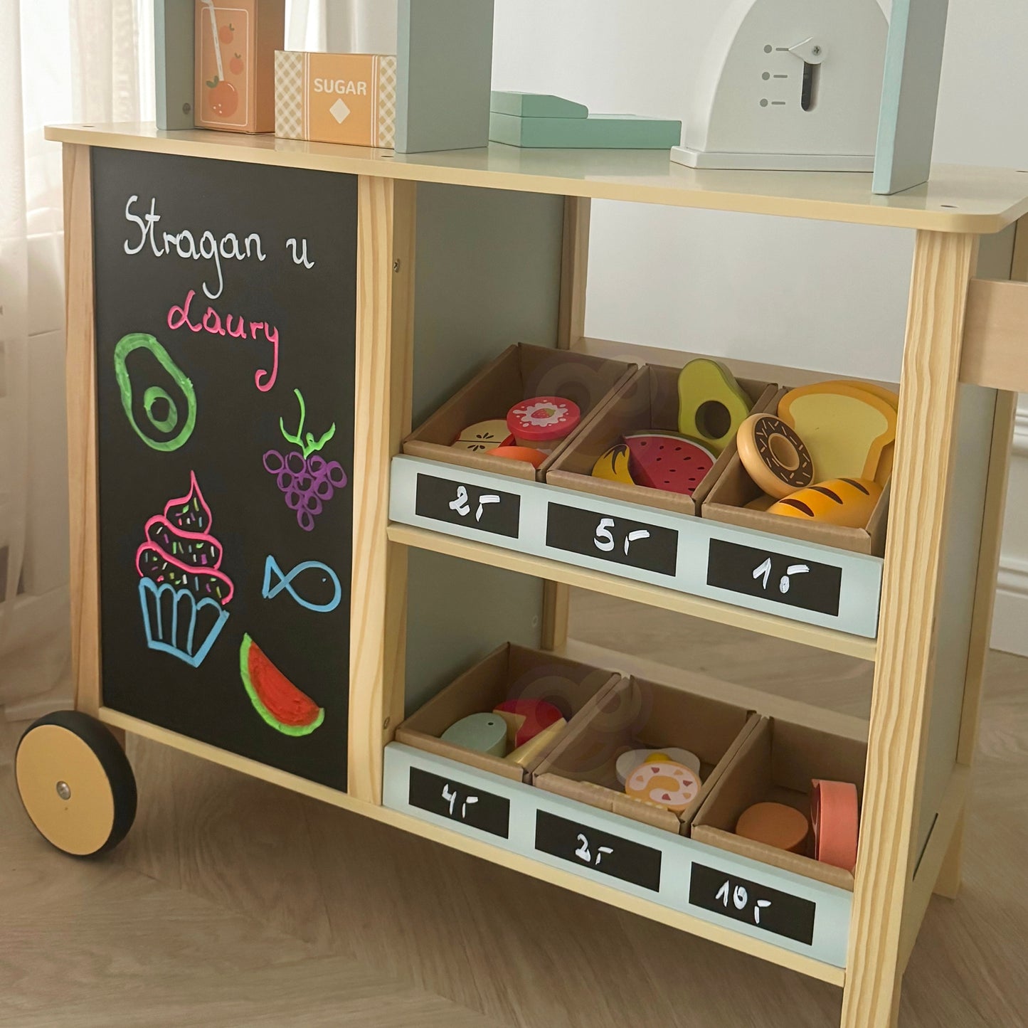 WOOPIE GREEN Didelis medinis daugiafunkcis žaidimų namelis 5in1 (Parduotuvė, restoranas, kavinė, virtuvė) su 73 priedais