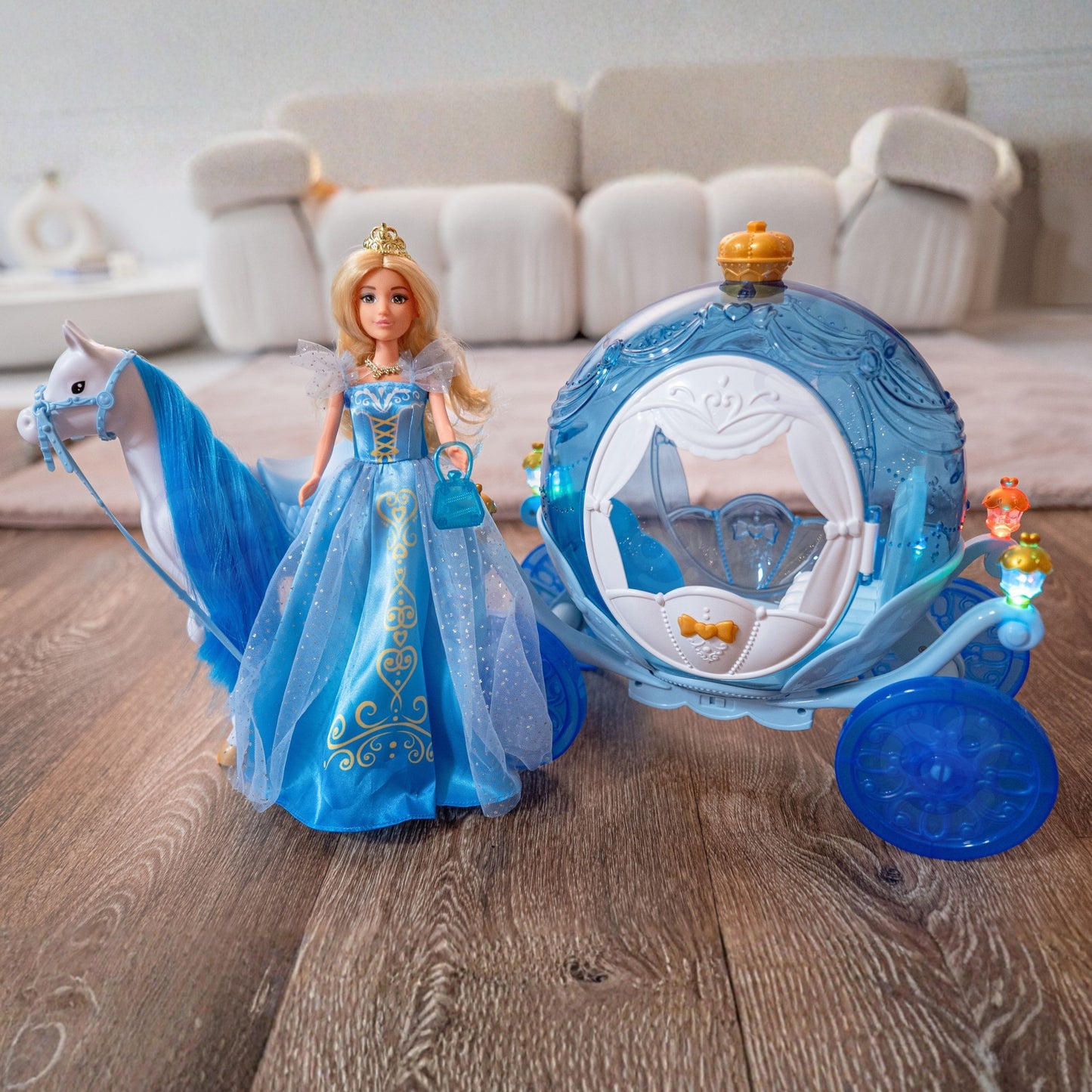 WOOPIE ROYAL Ledo Princesė Lily su Šviečiančia Karieta ir Priedais