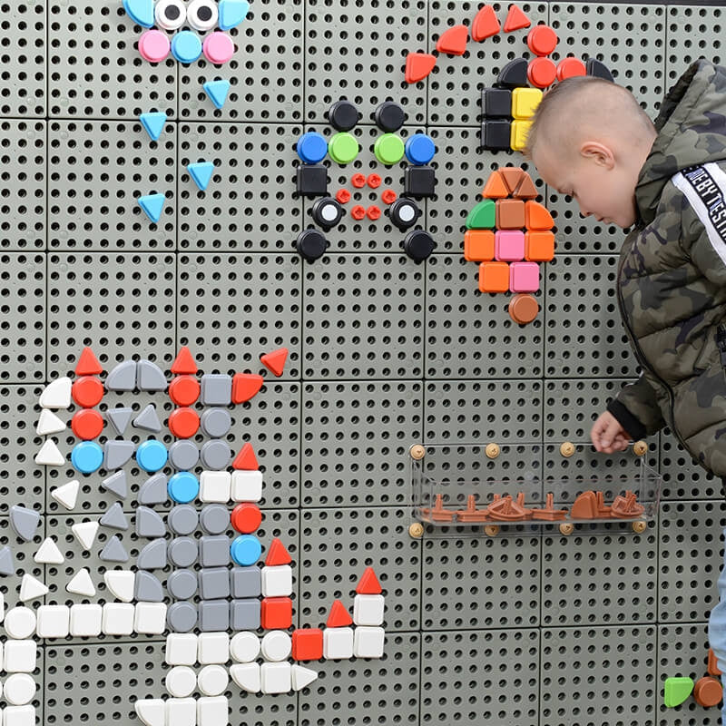 MASTERKIDZ 64 geometrinių kaištelių rinkinys STEM lentoms