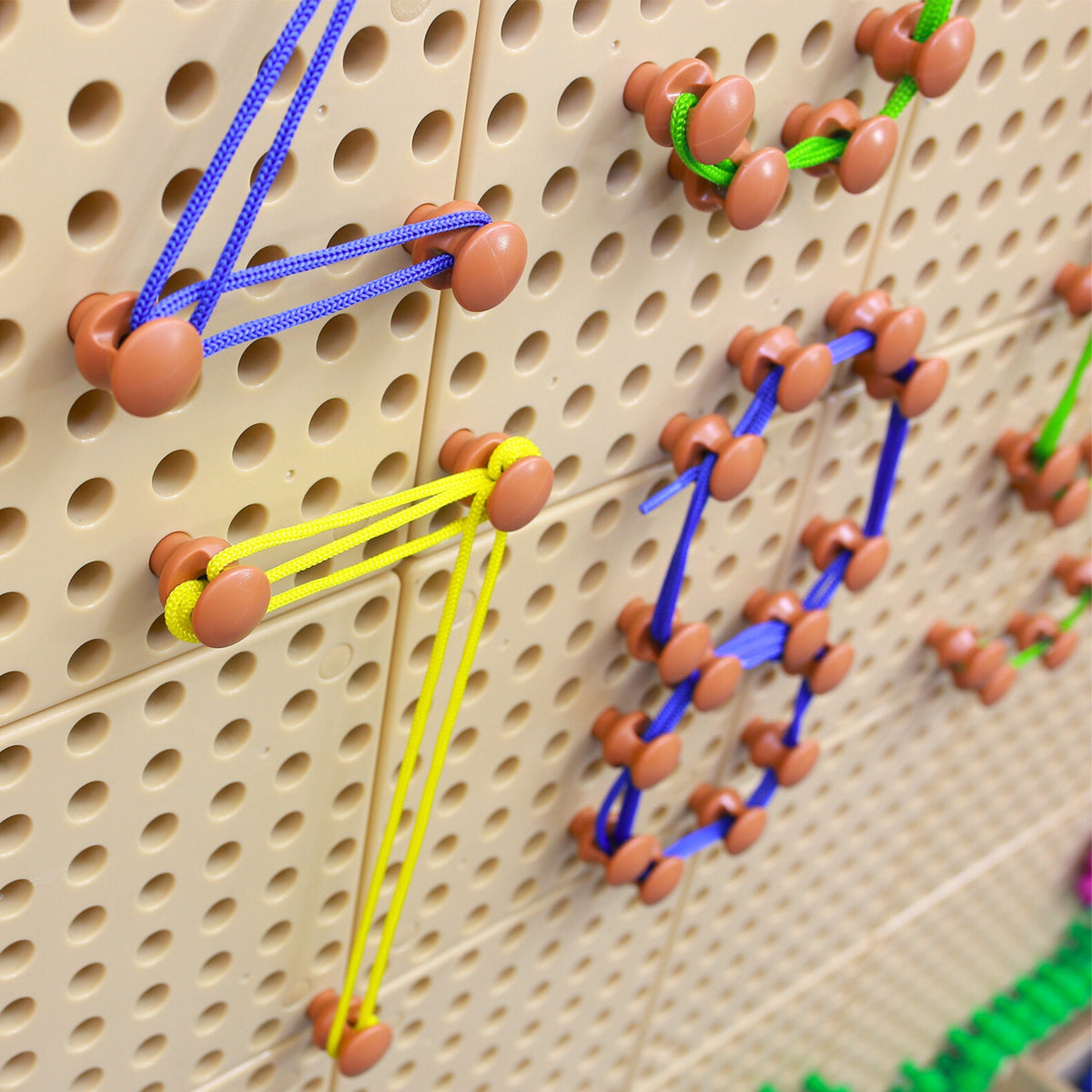 MASTERKIDZ Kaiščių ir virvelių rinkinys STEM lentai kurti ir mokytis