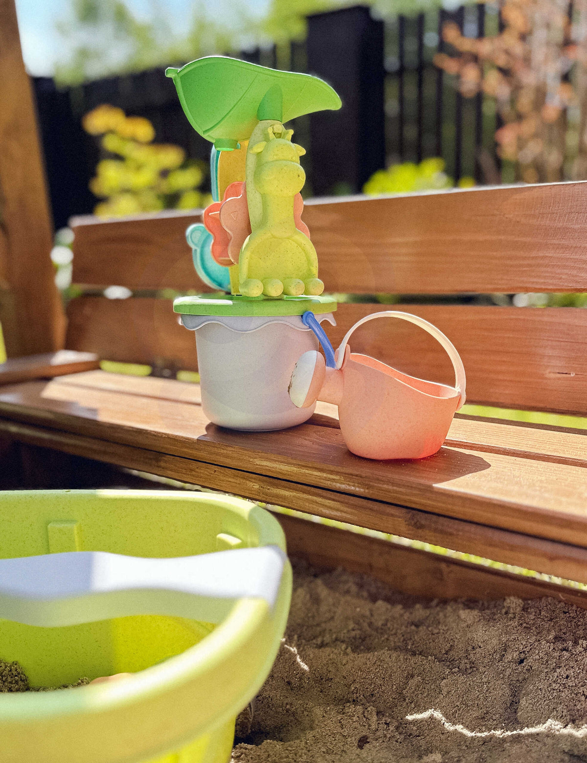 WOOPIE GREEN Smėlio žaislų rinkinys su vežimeliu, 13 dalių, ekologiškas