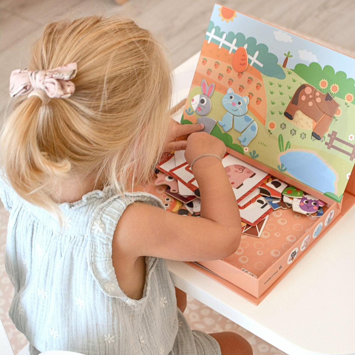 TOOKY TOY Magnetinė dėlionė Ferma vaikams, 61 detalė