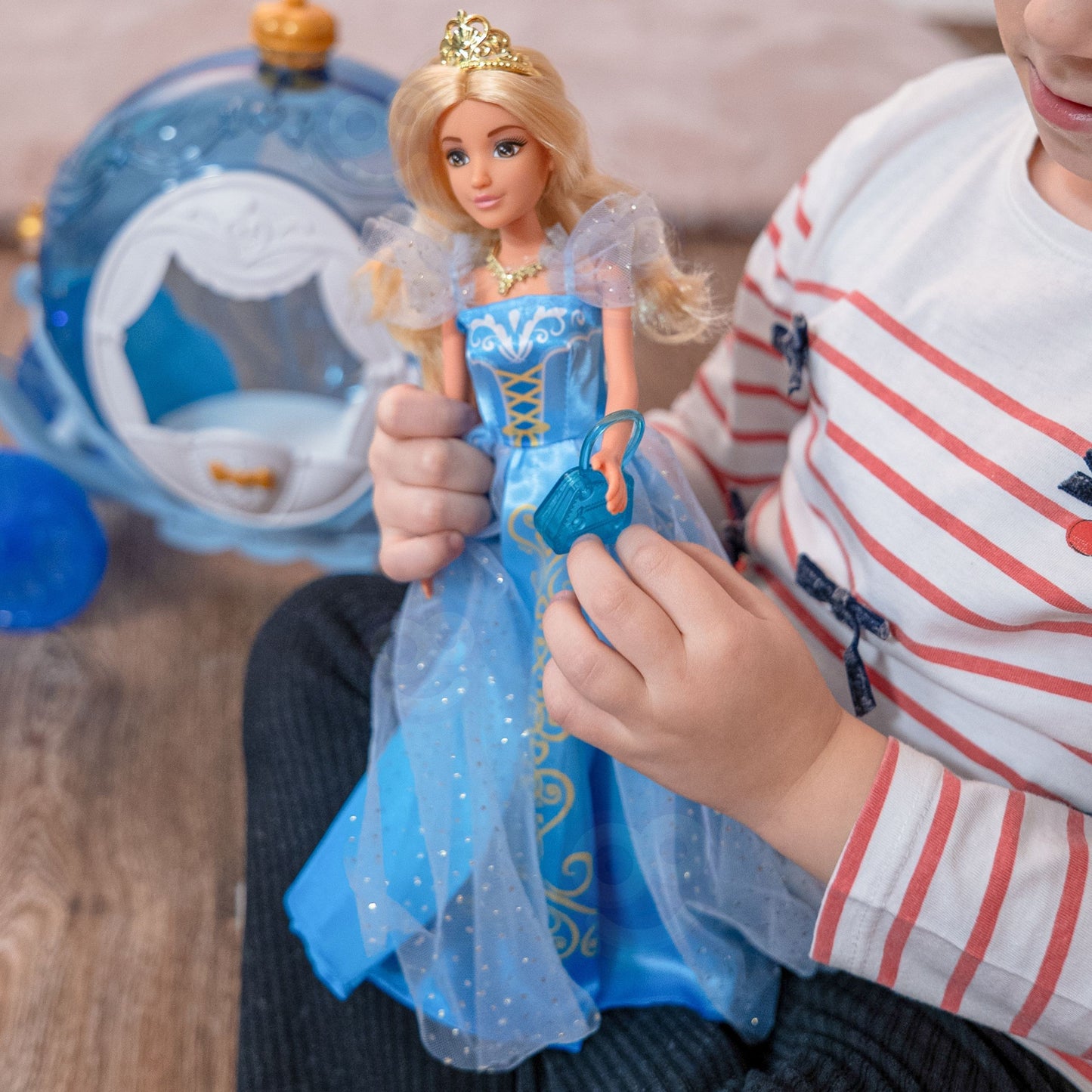 WOOPIE ROYAL Ledo Princesė Lily su Šviečiančia Karieta ir Priedais