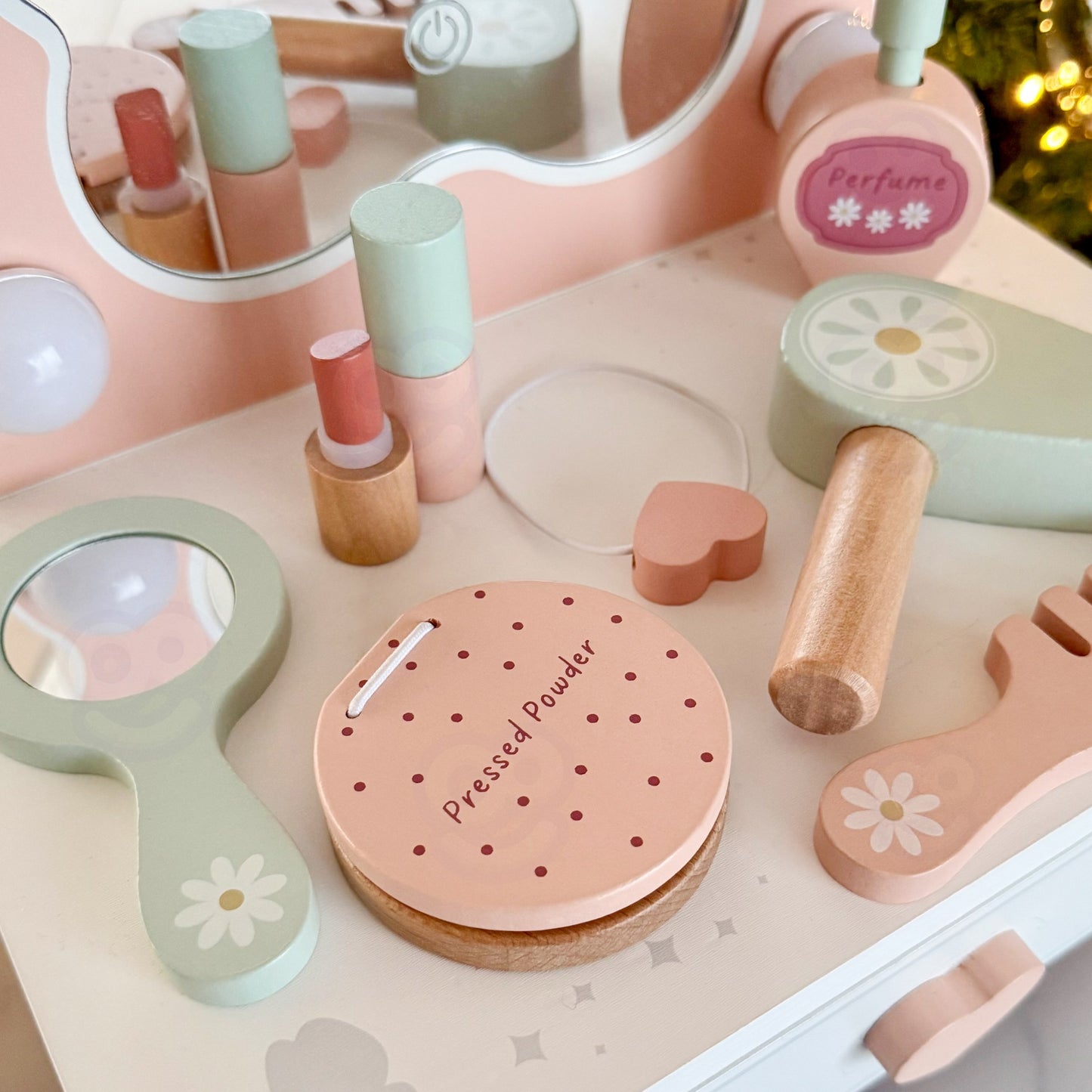 TOOKY TOY Medinis tualetinis staliukas Drugelis su LED veidrodžiu – vaizdas 3