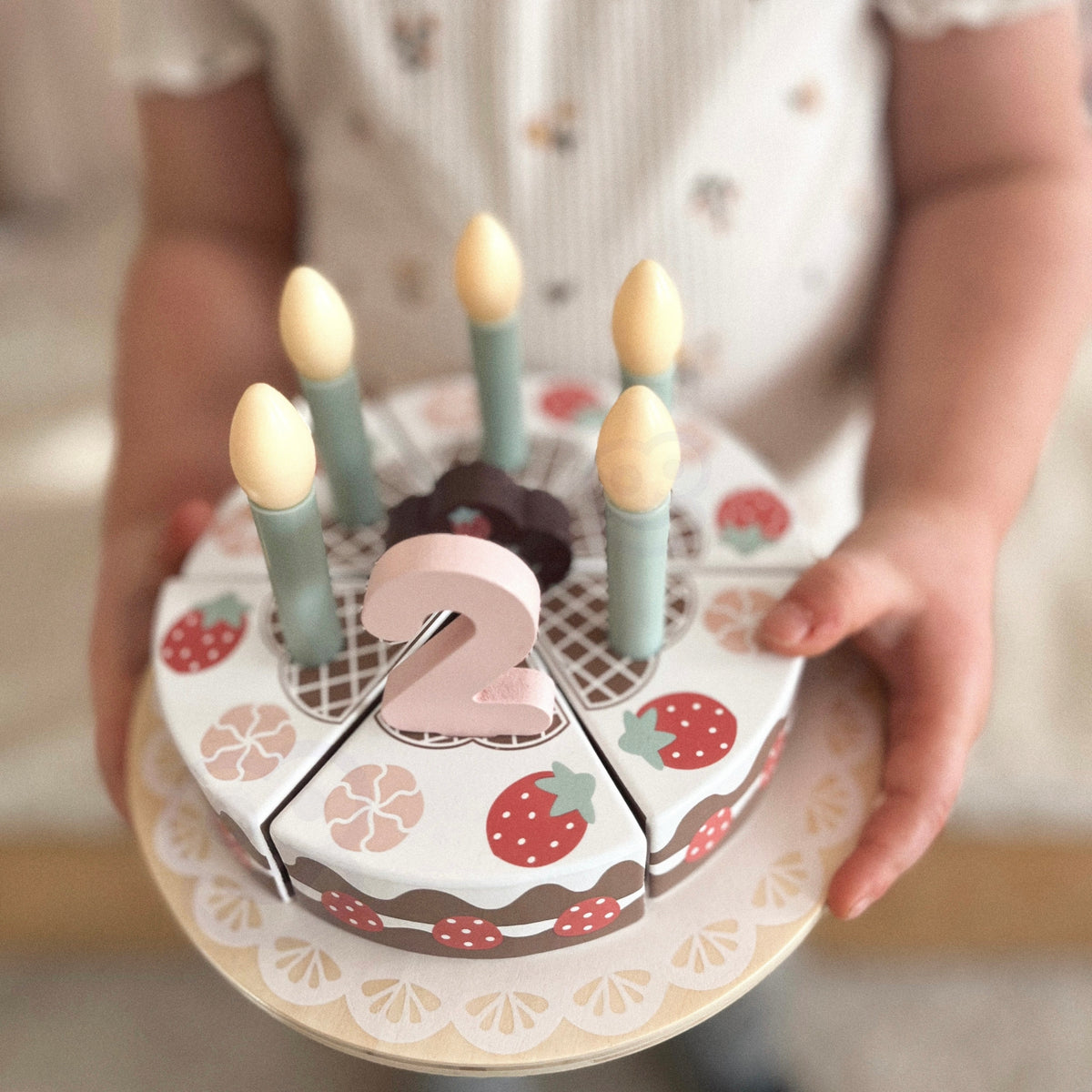 TOOKY TOY Medinis gimtadienio tortas su ropės žvakutėmis