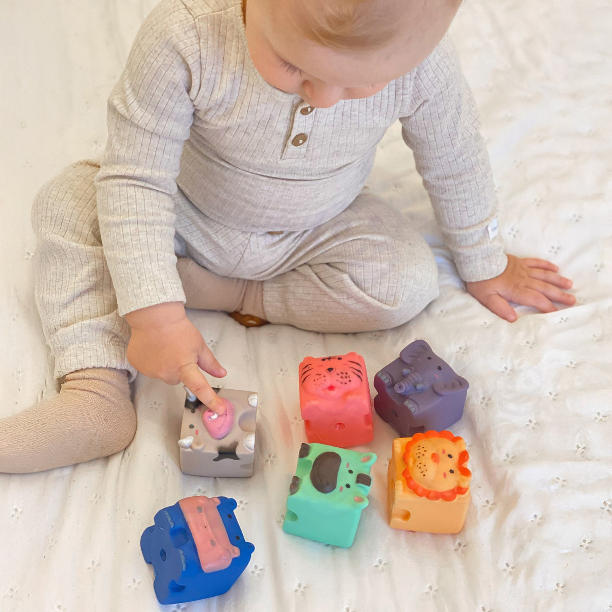 WOOPIE BABY Sensoriniai kubeliai gyvūnėliai su garsu, 6 vnt.