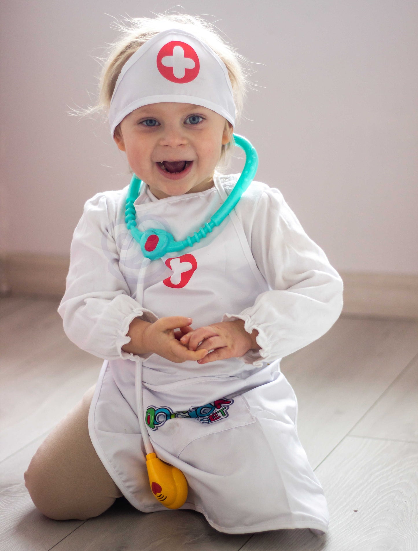 WOOPIE Slaugytojos kostiumas (chalatas ir kepuraitė), supakuotas – vaizdas 10