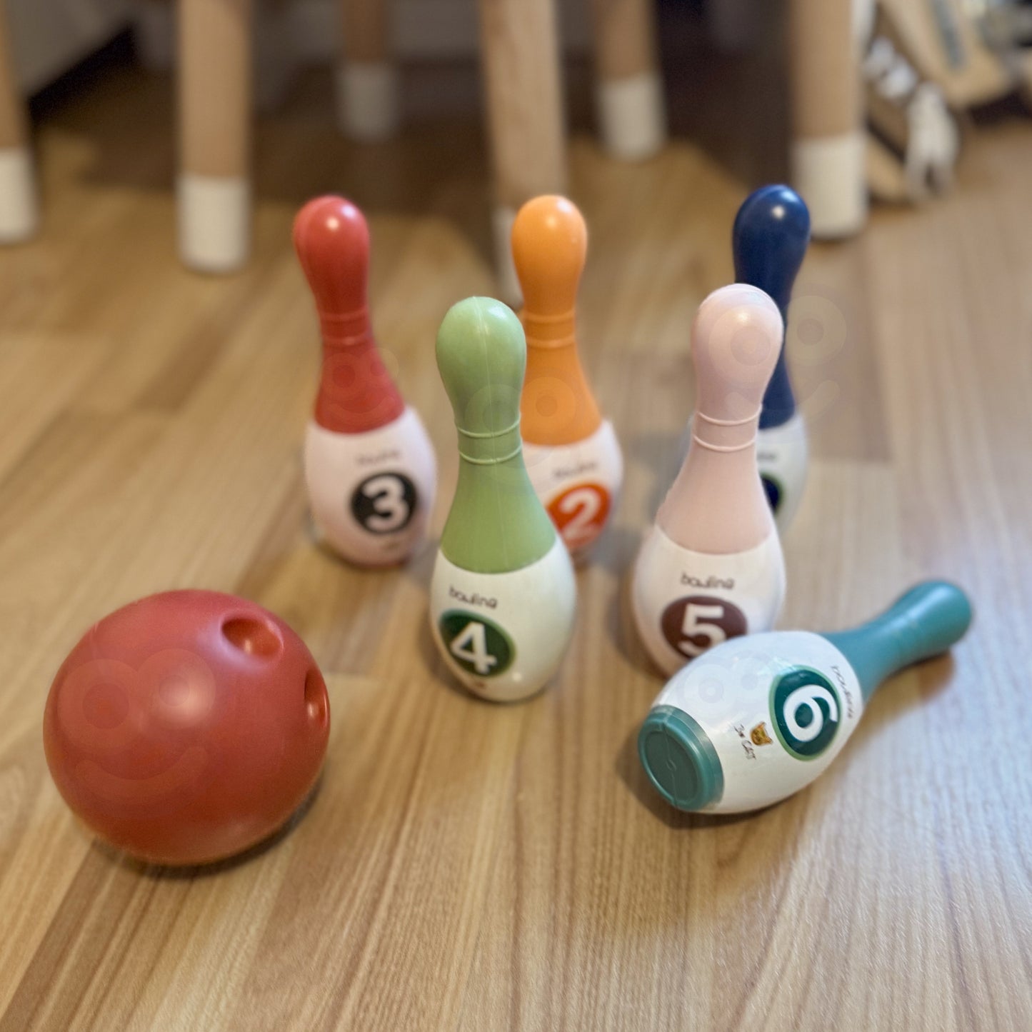 WOOPIE Spalvoti mediniai vaikiški boulingo kėgliai su skaičiais – vaizdas 2