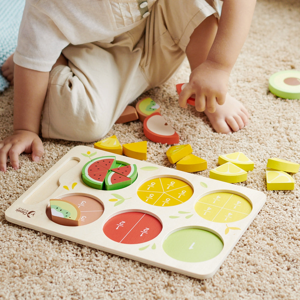 CLASSIC WORLD Mediniai pjaustomi vaisiai ant lipdukų, skirti trupmenų ir dalybos mokymuisi (Montessori), 23 dalys – vaizdas 2