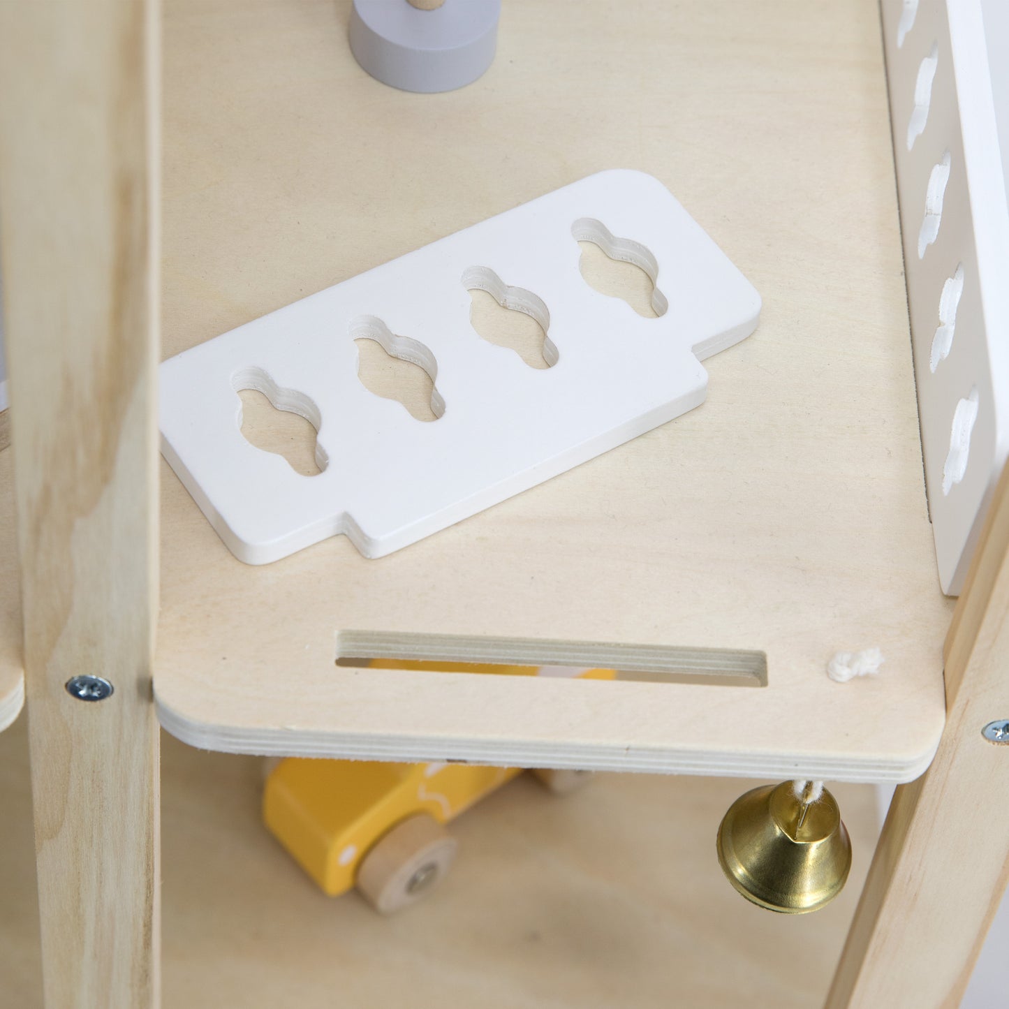 VIGA Medinis lėlių namelis rinkinys su lėlytėmis ir priedais – vaizdas 3