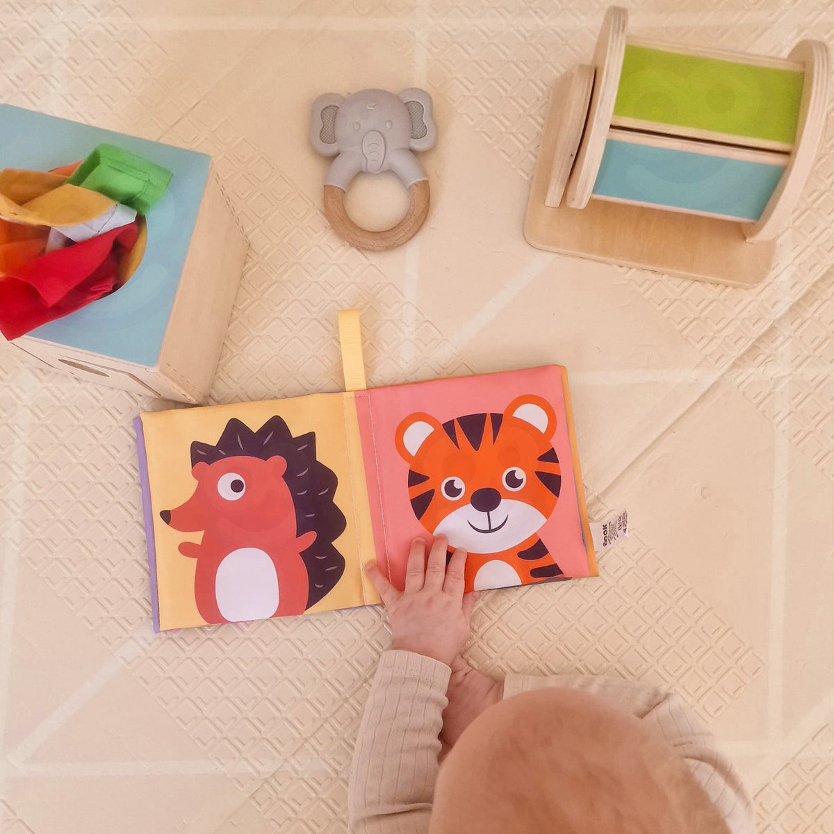 WOOPIE GREEN Montessori Lavinamoji Dėžutė 6in1 Kūdikiams 5-6 Mėn. 13 vnt. FSC