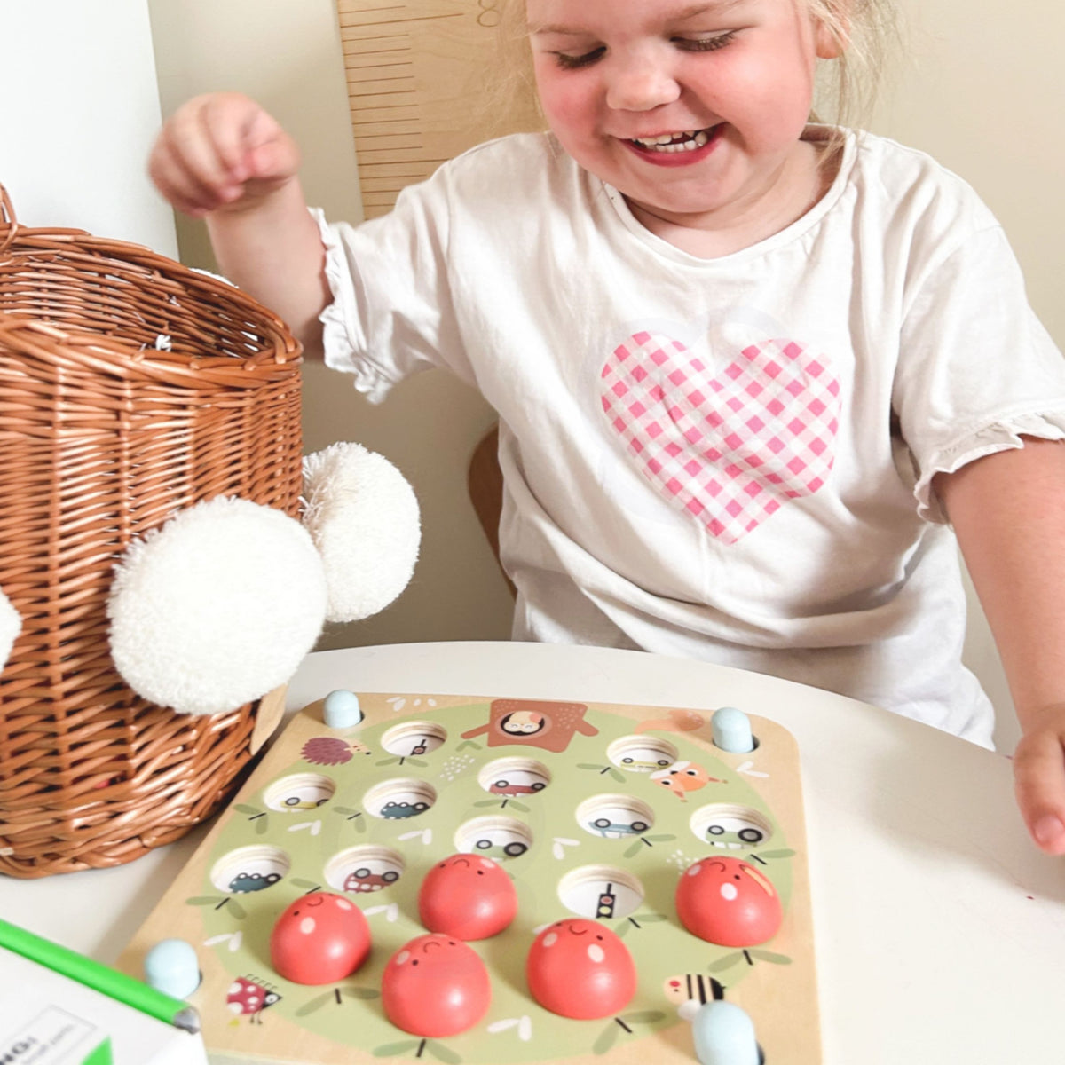 TOOKY TOY Obuolių atminties žaidimas – medinis lavinamasis žaislas