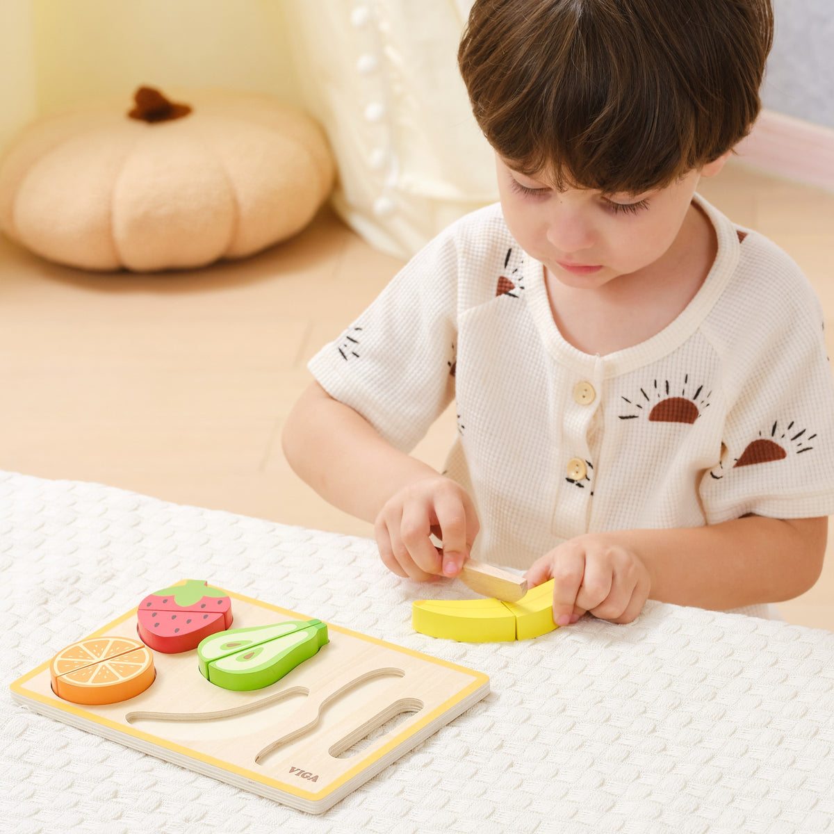 VIGA Medinė Montessori dėlionė – Pjaustomi vaisiai