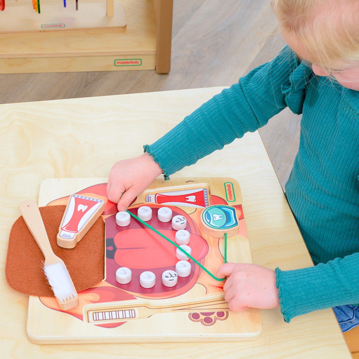 MASTERKIDZ Montessori medinė lenta – burnos higienos mokymasis su šuniuku