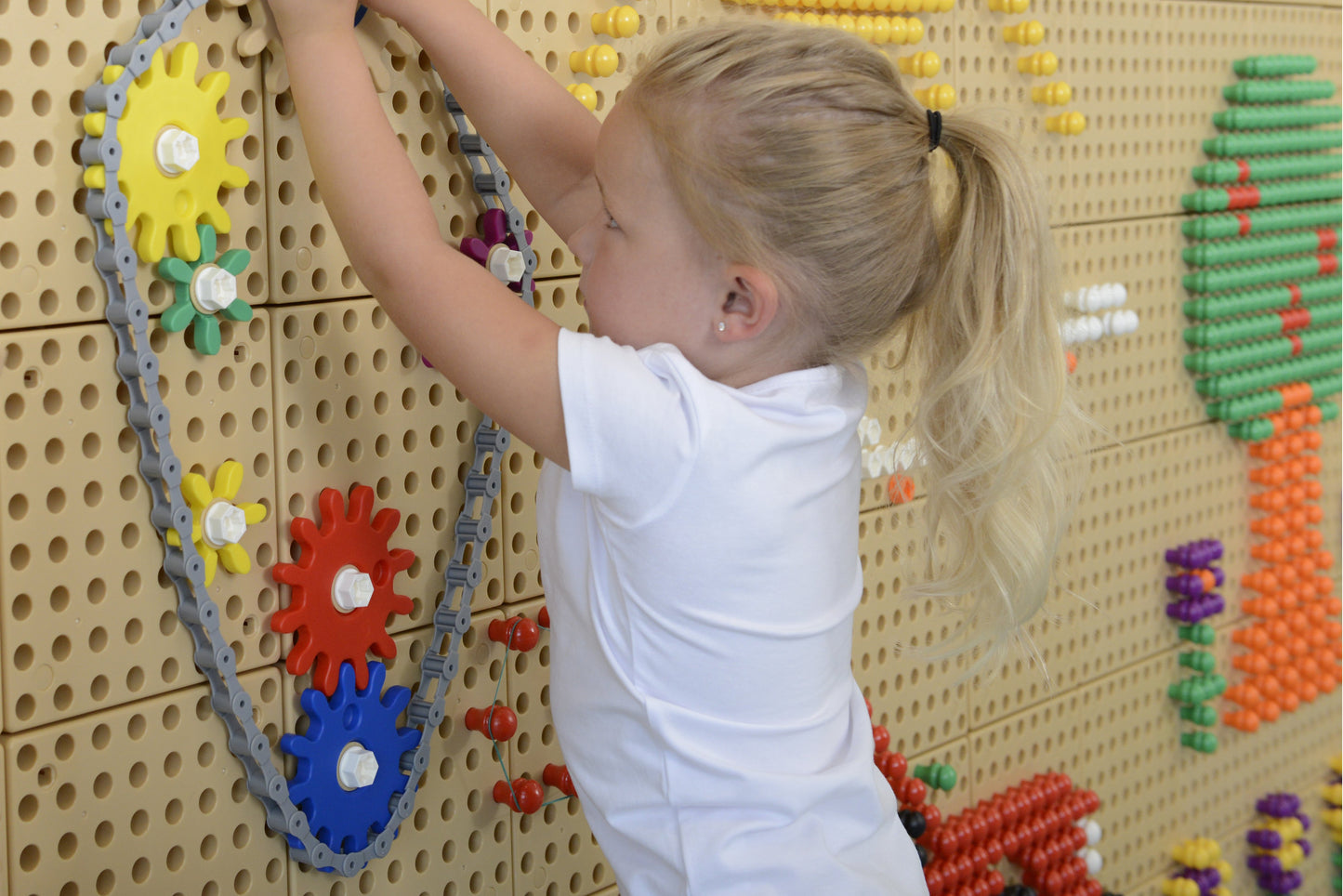 MASTERKIDZ Krumpliaračiai ir grandinė sienų lentai 79 detalės