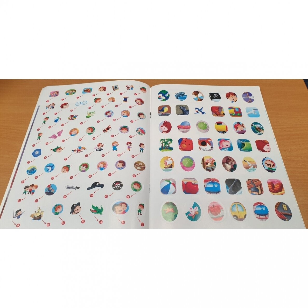 Pasaka su lipdukais Piteris Penas, vidinis puslapis – vaizdas 3