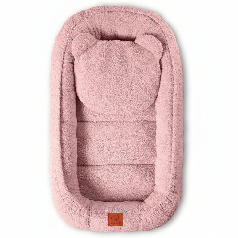 Kūdikių lizdelis Meškutis su pliušine pagalvėle – ypač švelnus ir jaukus