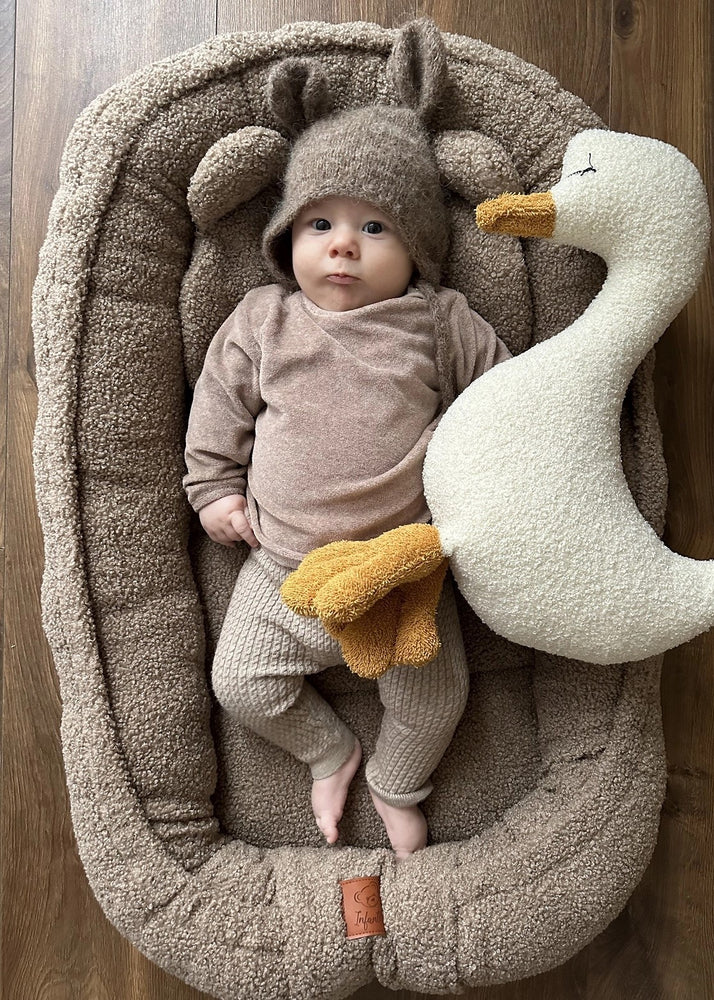 Kūdikių lizdelis Meškutis su pliušine pagalvėle – ypač švelnus ir jaukus