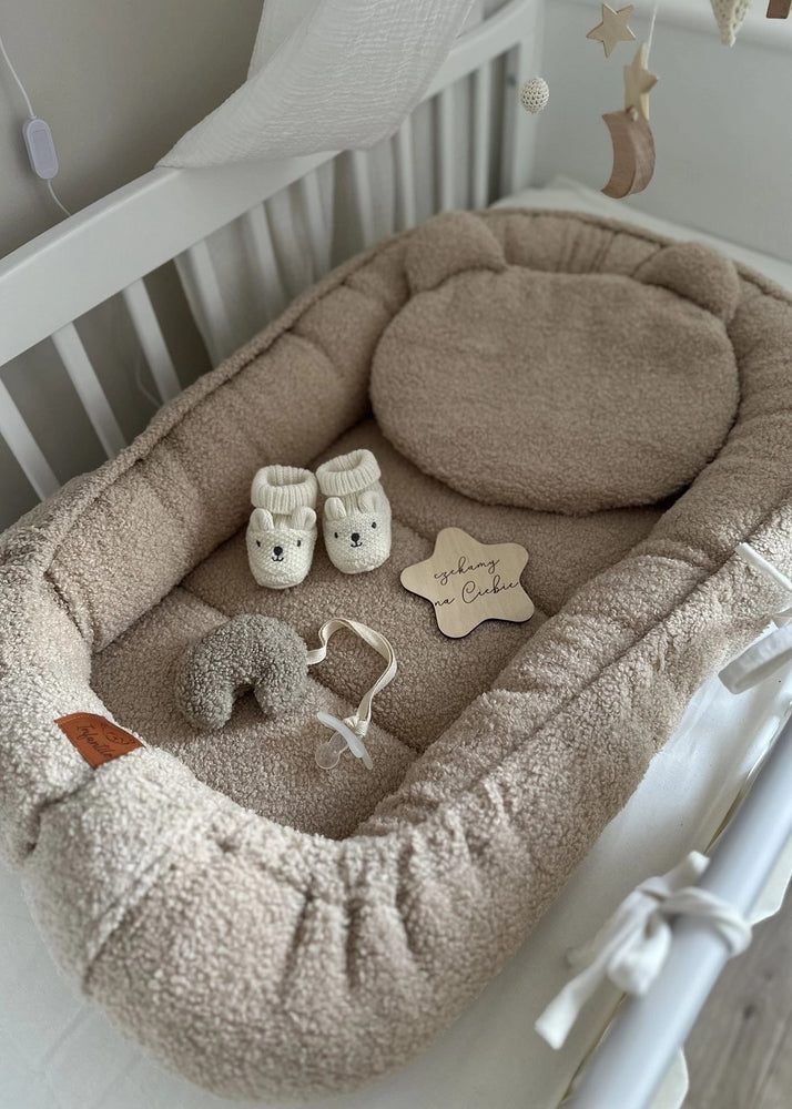 Kūdikių lizdelis Meškutis su pliušine pagalvėle – ypač švelnus ir jaukus