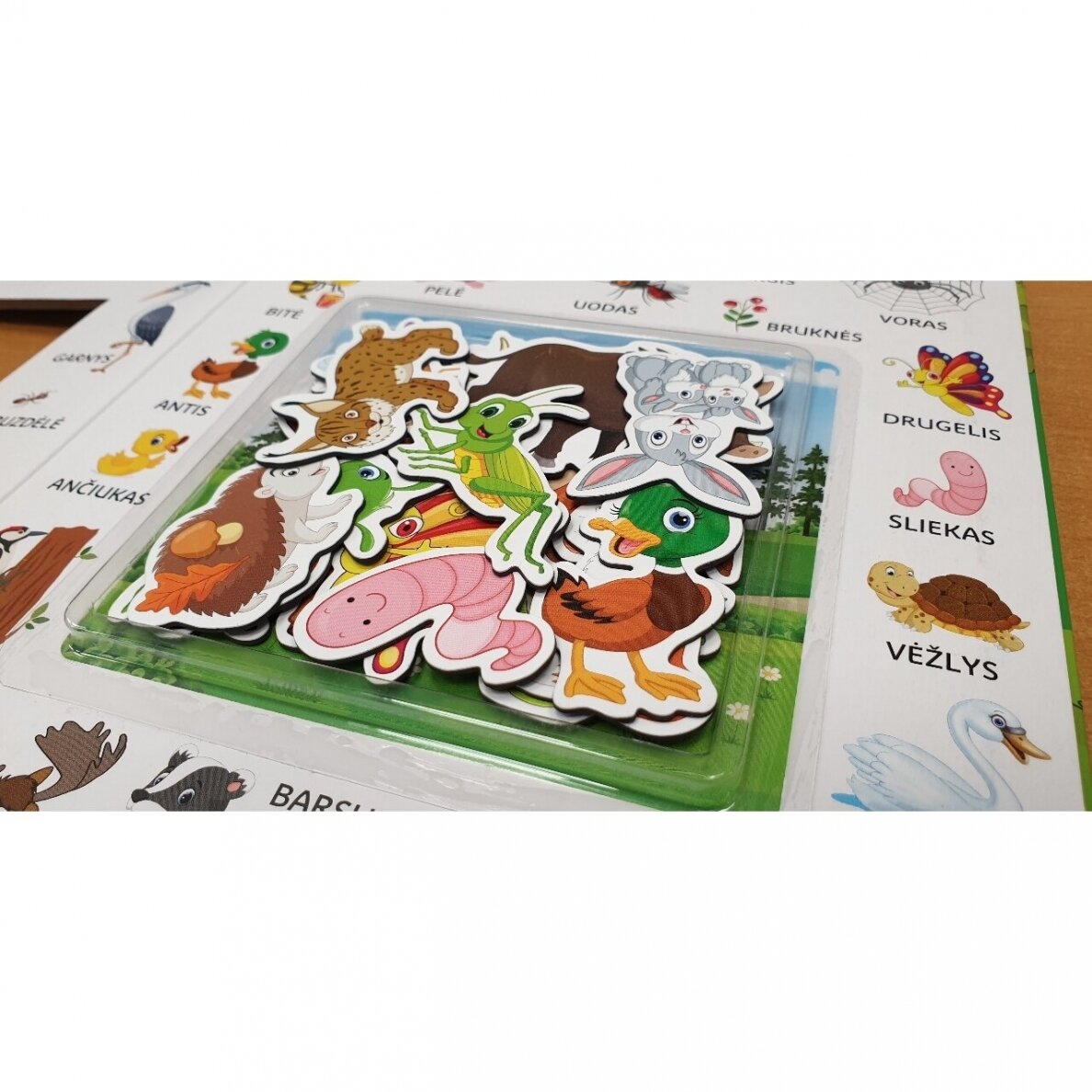 Miške ir pievoje Su 20 magnetukų 3-4 metų vaikams – vaizdas 2