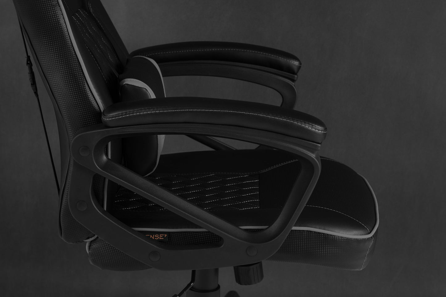 Sense7 Knight žaidimų kėdė paaugliams – nuotrauka 80