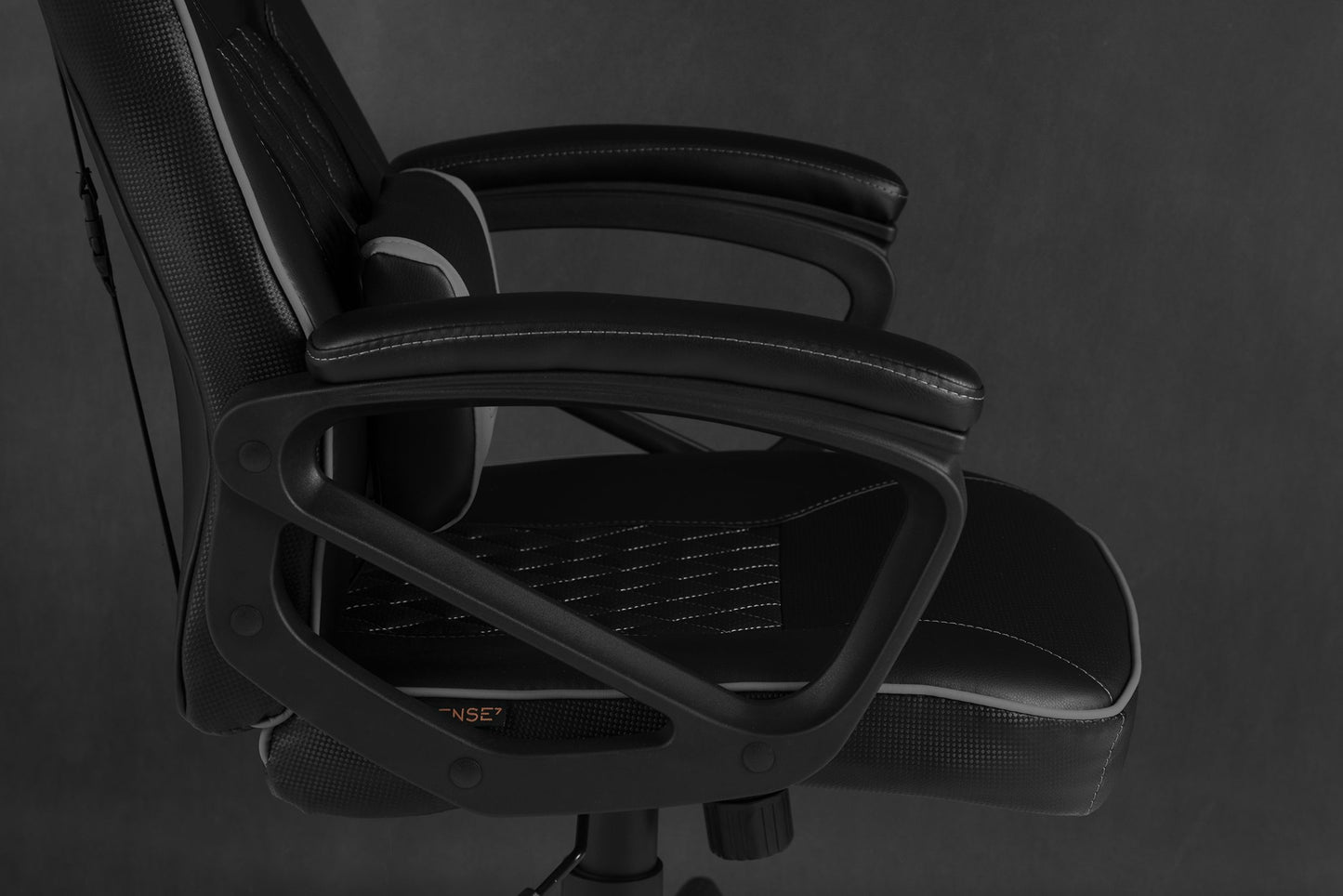 Sense7 Knight žaidimų kėdė paaugliams – nuotrauka 64