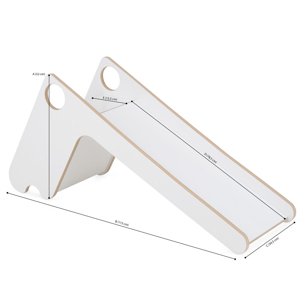 Balta Medinė Čiuožykla, vaikas leidžiasi žemyn – vaizdas 5