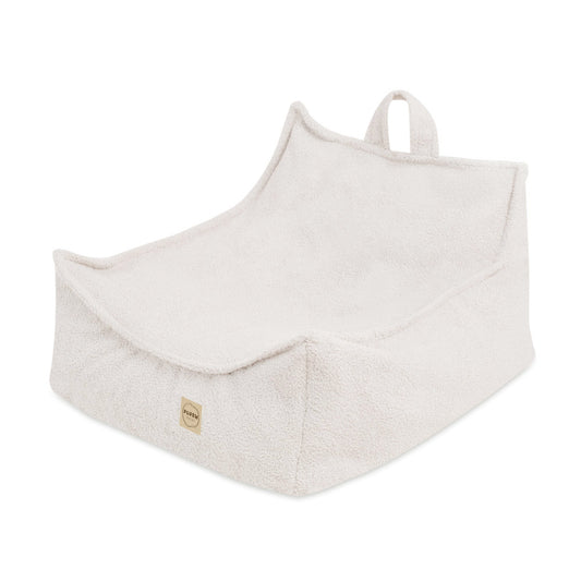 PLUSH NEST Pūkinis Kvadratinis Fotelis, kreminis avikailio tekstūra – pagrindinis vaizdas