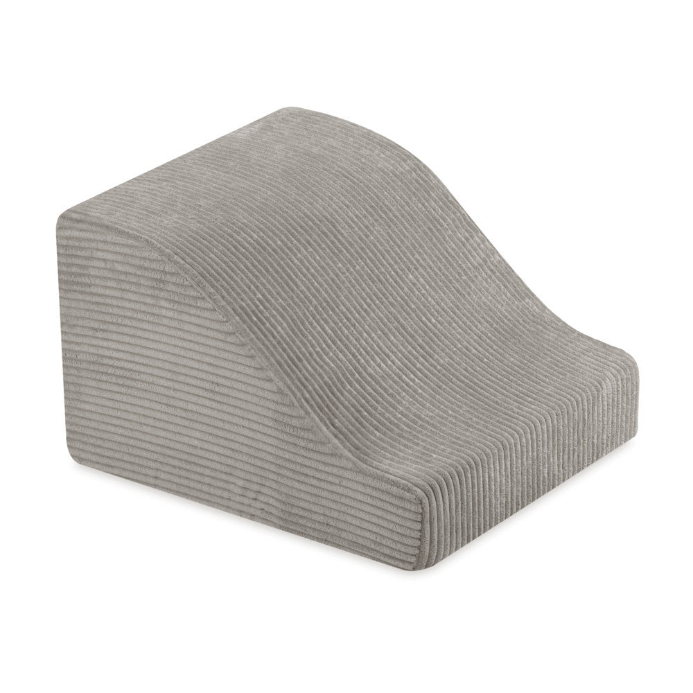 Kamuoliukai, užpildantys baseiną Pilaitės viduje – vaizdas 9