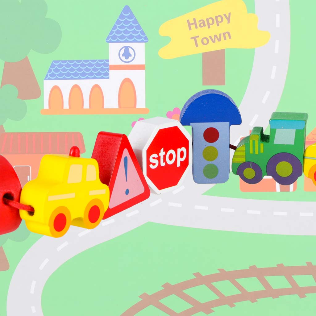 Medinių vėrimo kaladėlių rinkinys su transporto priemonėmis ir žaidimų lenta