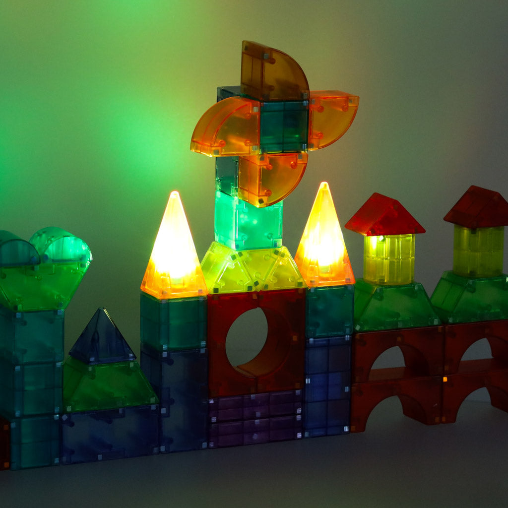 Magnetinės konstravimo kaladėlės su šviečiančiais elementais 3D figūroms, 134 vnt.